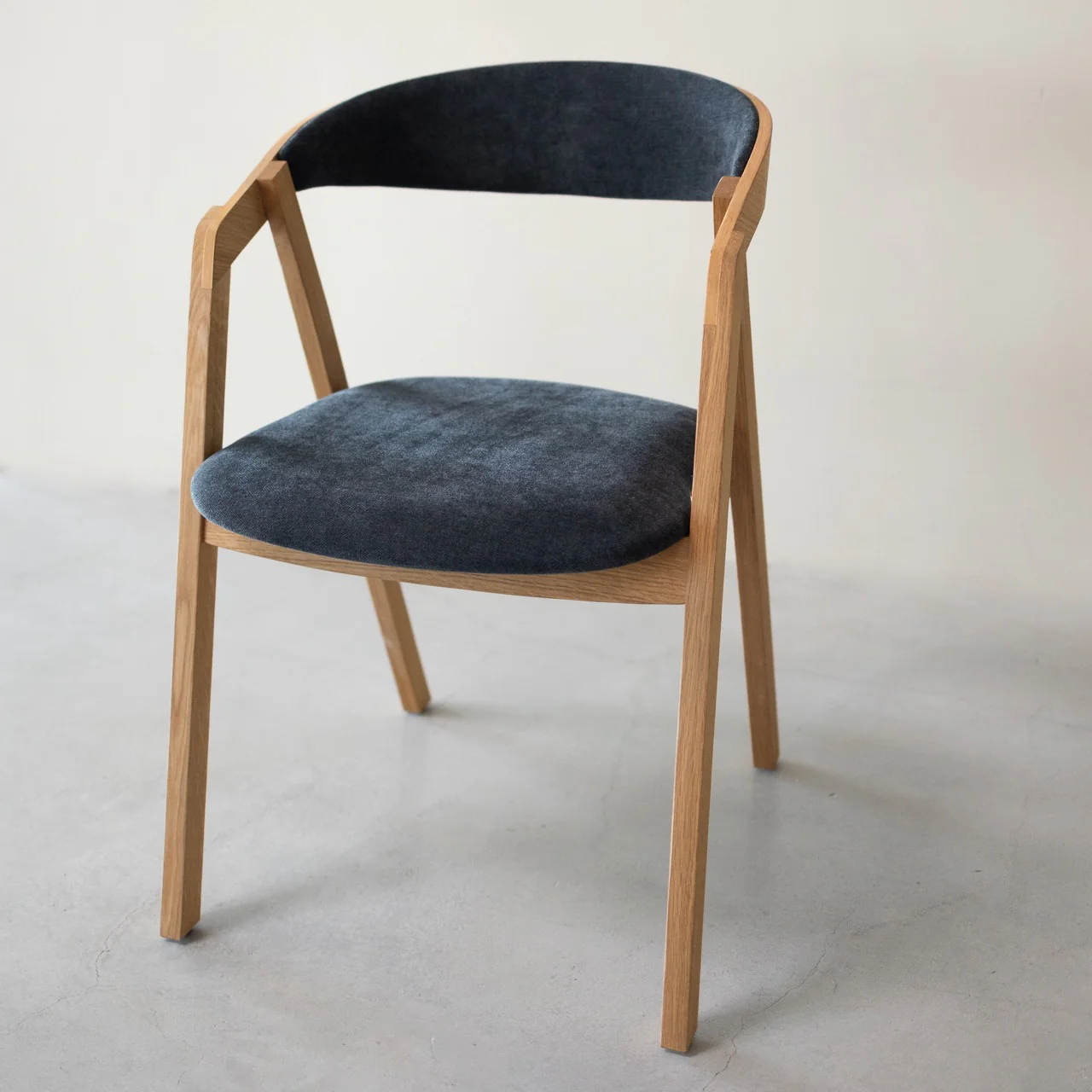 Chaise en bois massif de chêne Knut, revêtement Beige/Gris Anthracite - Lot de 2 ou de 4 chaises - NordicStory - Image 7