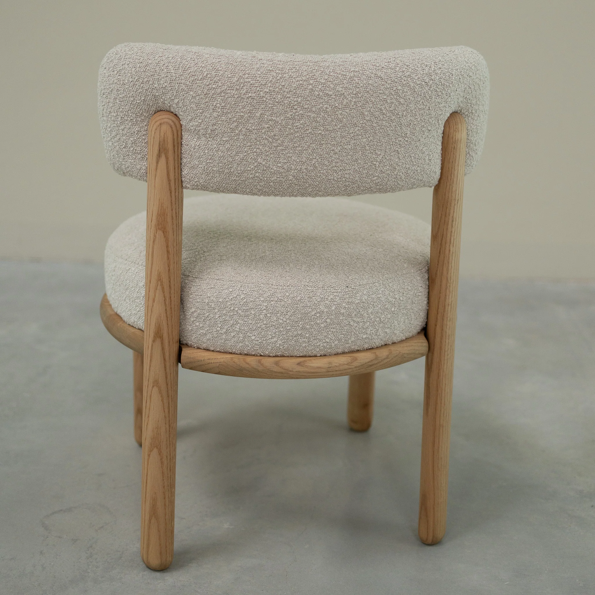 Chaise en bois massif de chêne Lova, revêtement Ecru - Lot de 2 chaises - NordicStory - Image 4