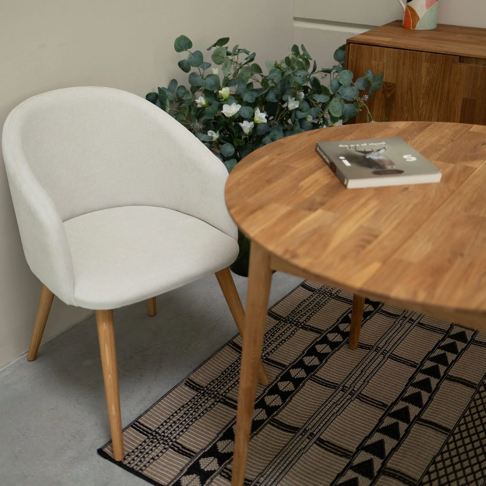 Chaise en bois massif de chêne Ana, revêtement - NordicStory - Image 10