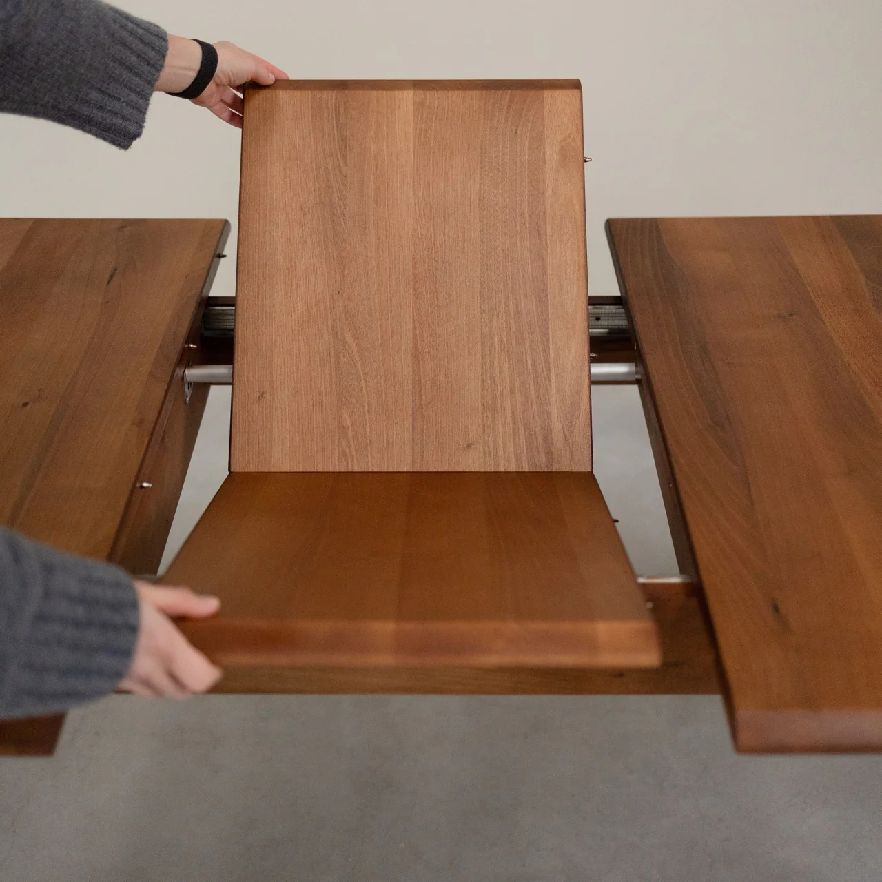 Table à manger extensible en bois massif Suède – NordicStory - Image 16