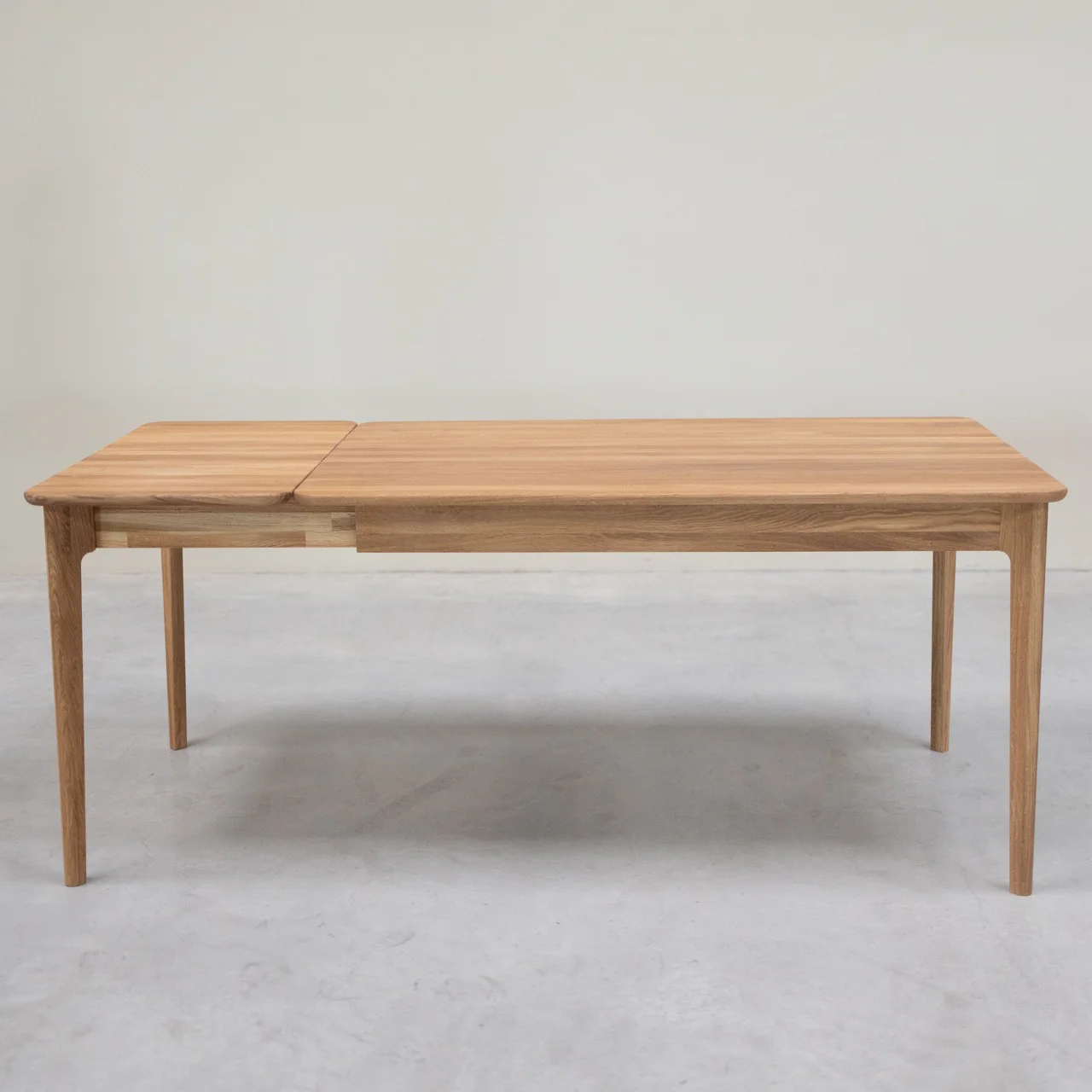 Table à manger rectangulaire extensible en bois massif de chêne Astrid - NordicStory - Image 3