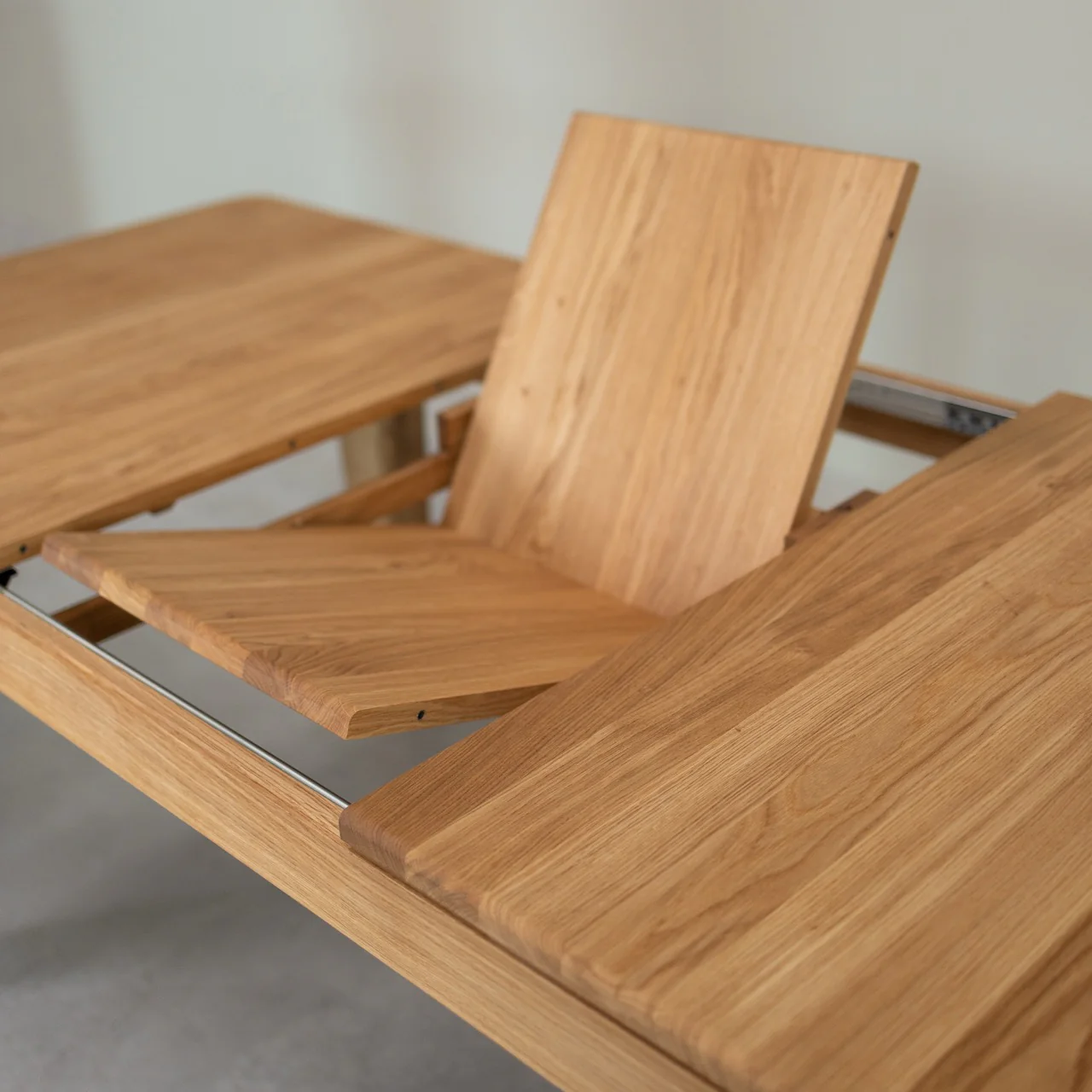 Table à manger rectangulaire extensible en bois massif de chêne Kodama - NordicStory - Image 14