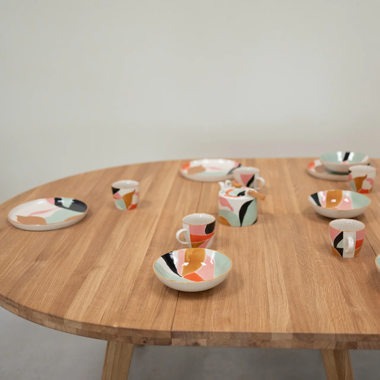 Table à manger ronde extensible en bois massif de chêne Léa - NordicStory - Image 13