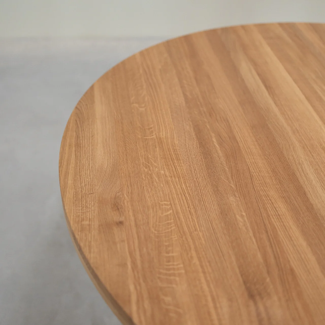 Table à manger ronde extensible en bois massif de chêne Léa - NordicStory - Image 14