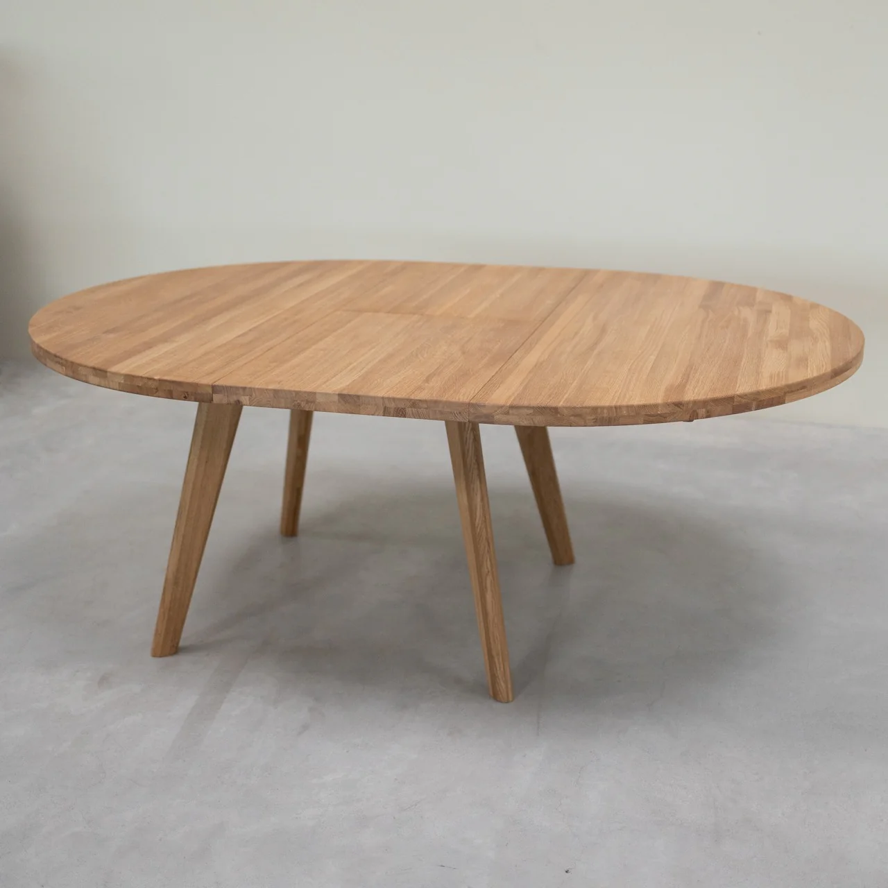 Table à manger ronde extensible en bois massif de chêne Léa - NordicStory - Image 7