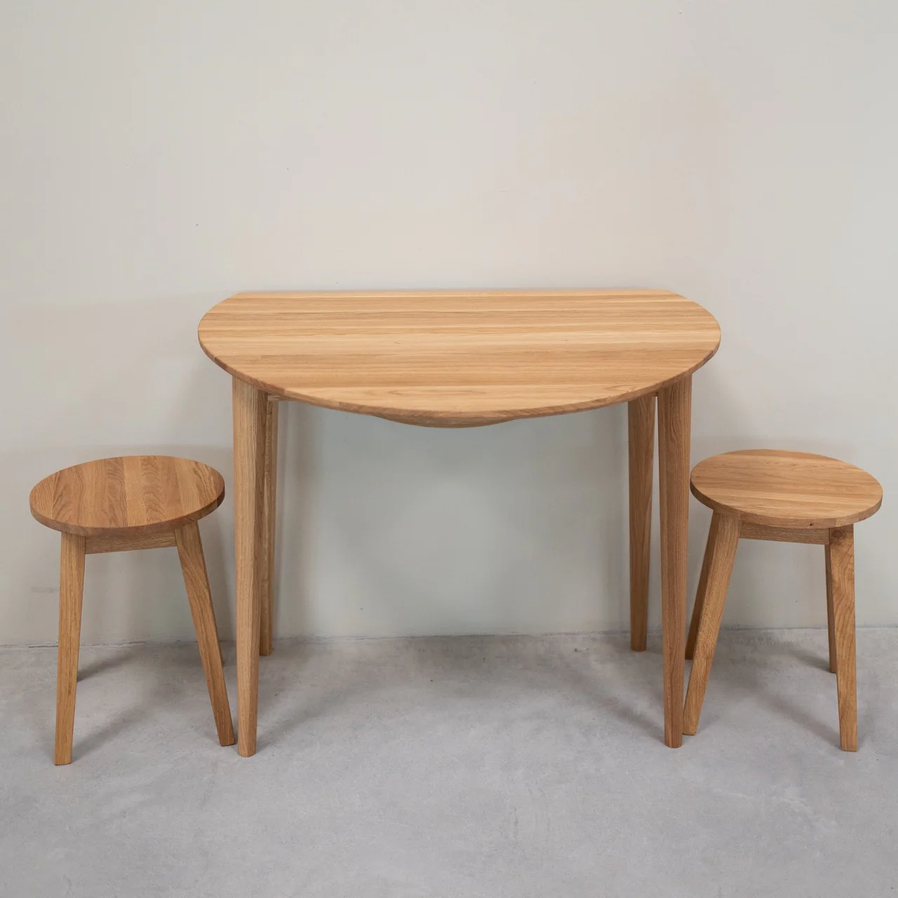 Table à manger ronde extensible en bois massif de chêne Luna - NordicStory - Image 8