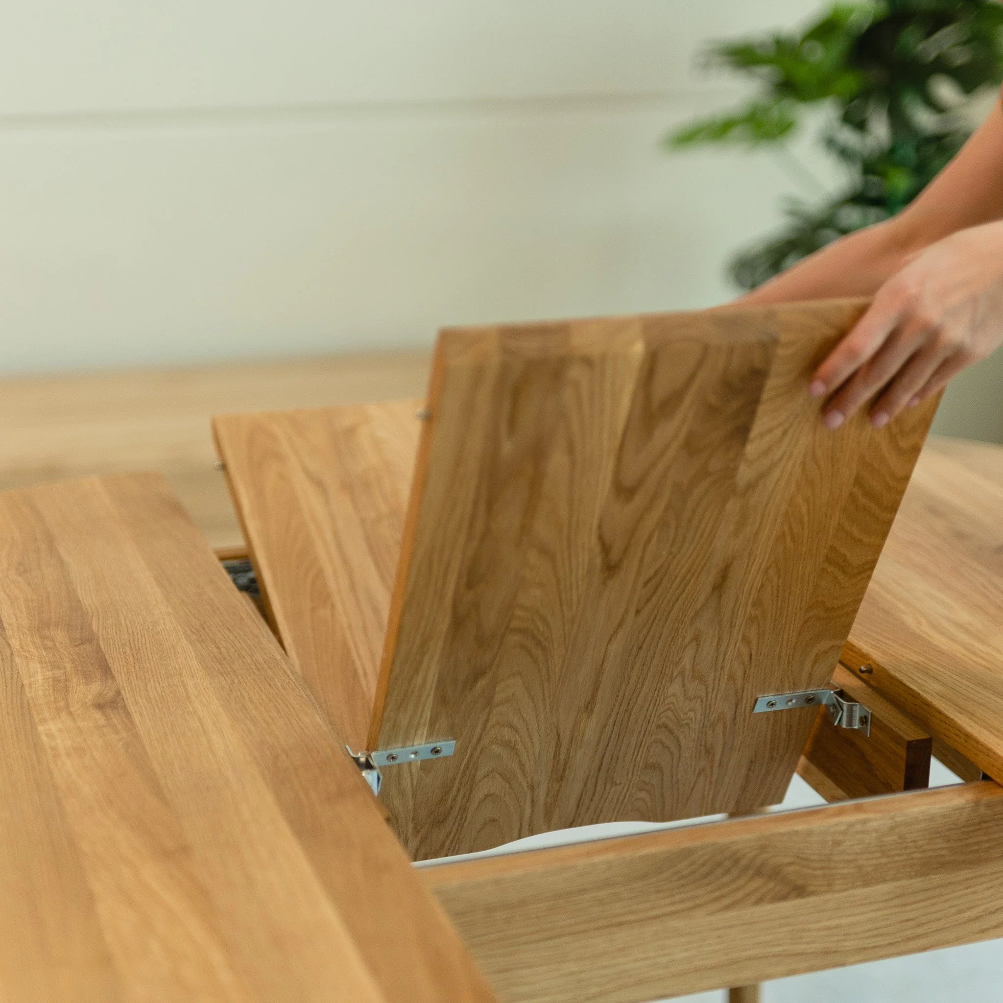 Table à manger ronde extensible en bois massif de chêne Malmo - NordicStory - Image 3