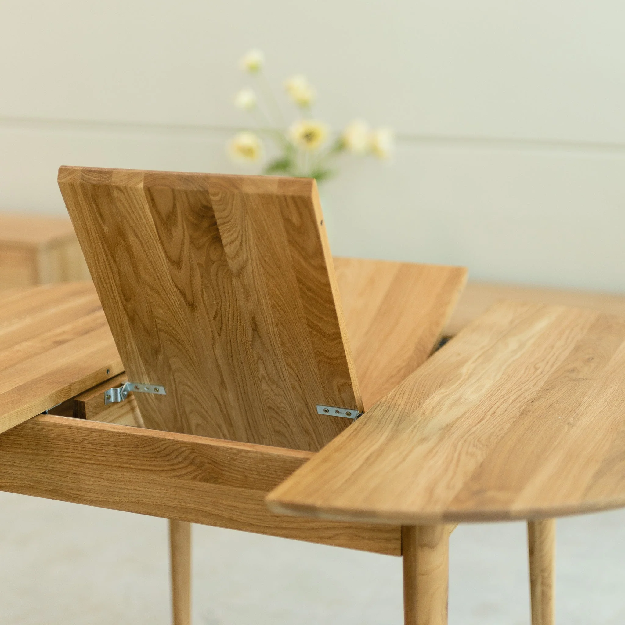 Table à manger ronde extensible en bois massif de chêne Malmo - NordicStory - Image 5