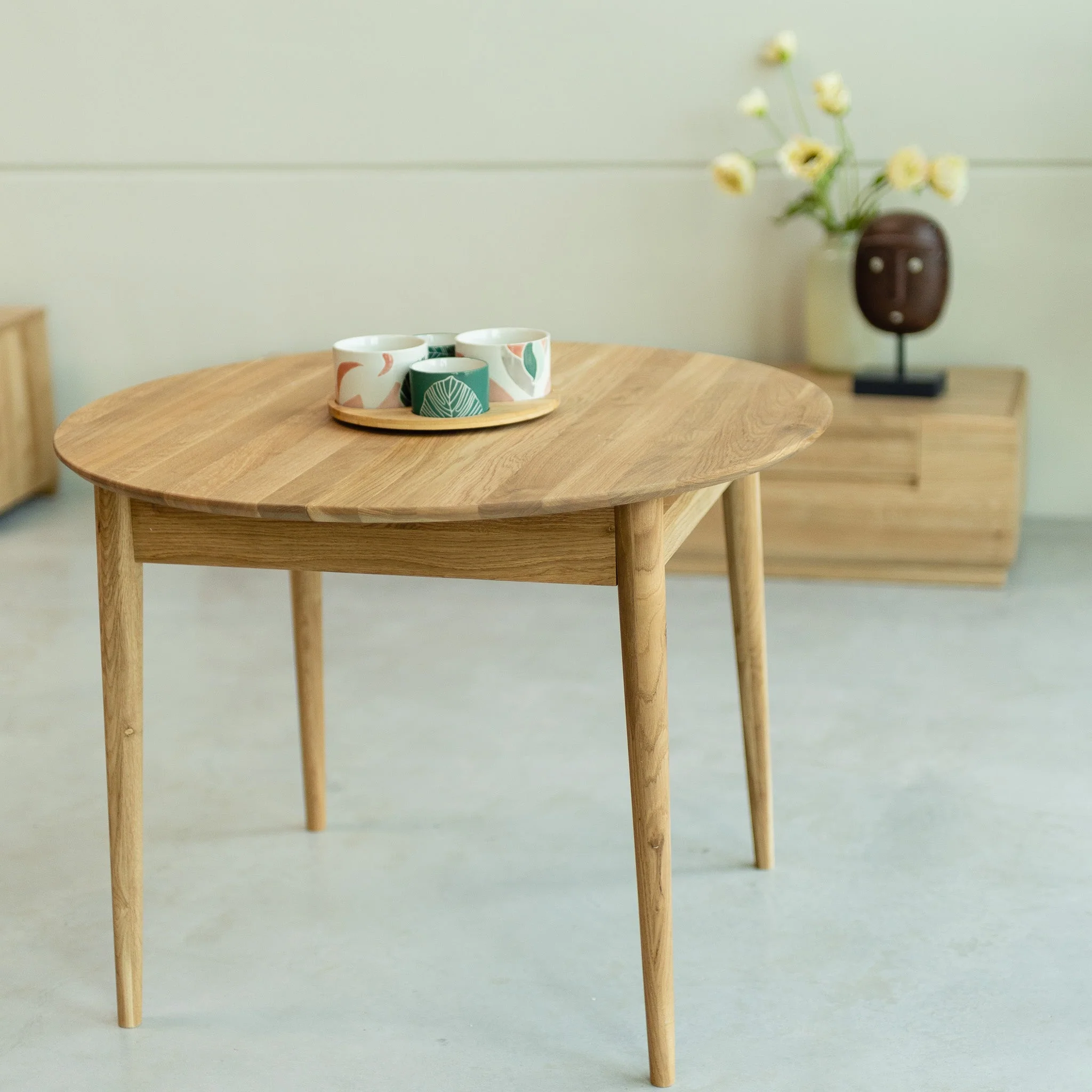 Table à manger ronde extensible en bois massif de chêne Malmo - NordicStory - Image 9