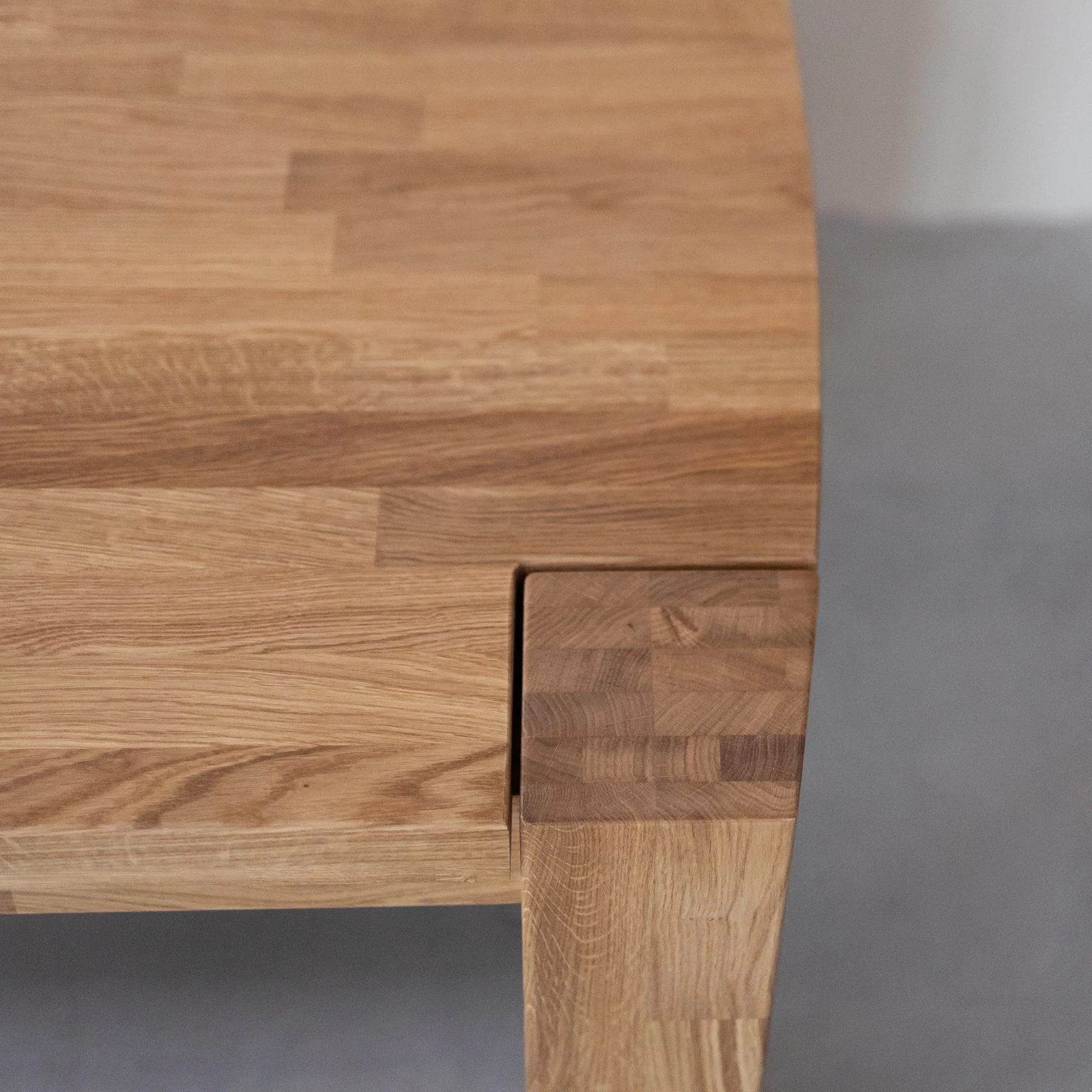 Table basse en bois massif de chêne Balder - NordicStory - Image 8