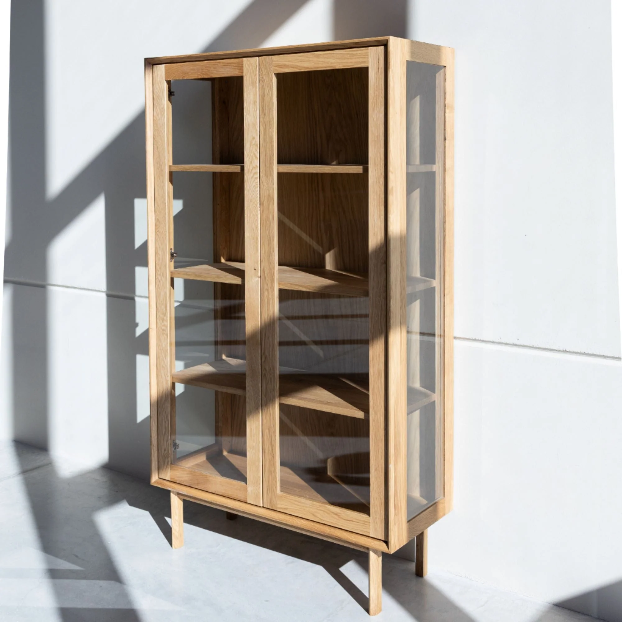 Vitrine en bois massif de chêne Kodama - NordicStory - Image 4