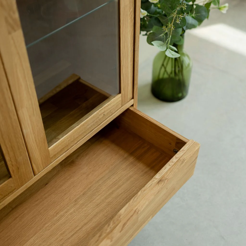 Vitrine en bois massif de chêne Malmo - NordicStory - Image 11
